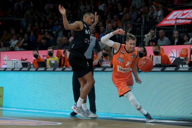 评论不仅引 评论不仅引