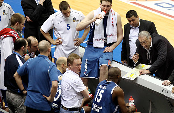 教练逐渐崭 教练逐渐崭